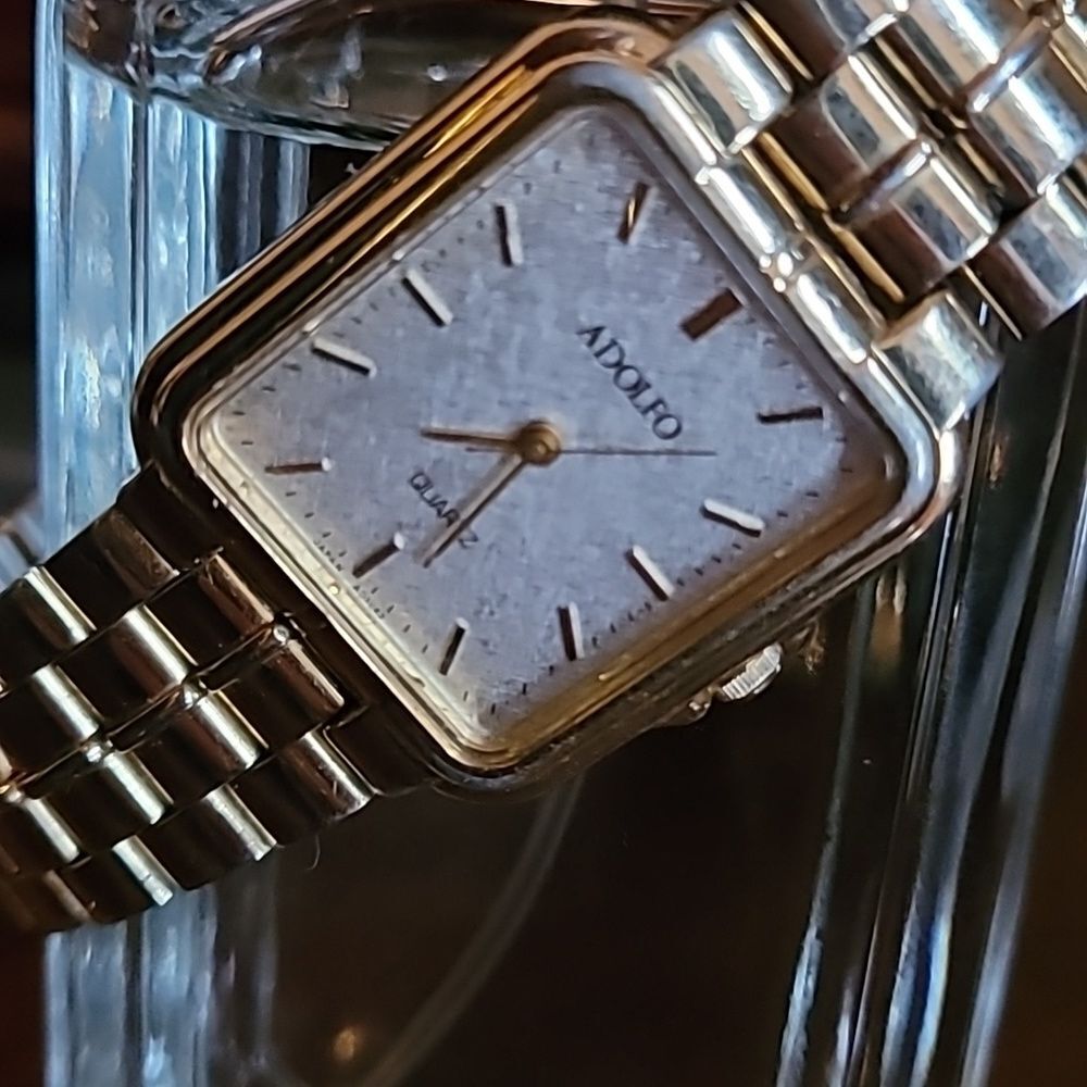 Vintage Gold Adolpho Watch EUC - Picture 2 of 6